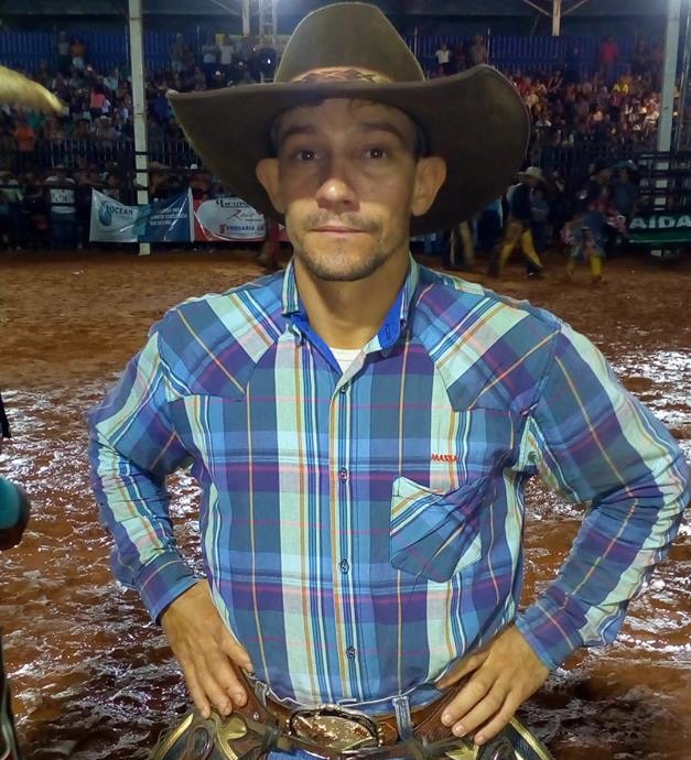 Camapuense é destaque na primeira noite de rodeio da 27ª Exposul