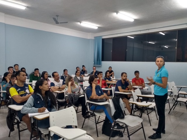 Treinadora de Seleção Brasileira de Badminton ministra curso em Campo Grande