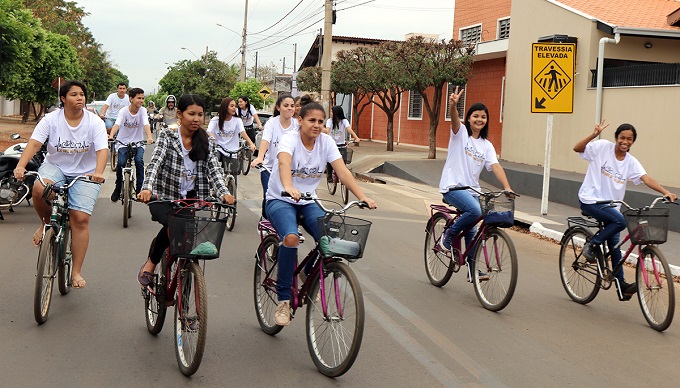 Cerca de 80 alunos participam de passeio ciclístico em Três Lagoas﻿