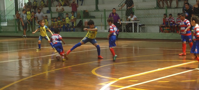 Confrontos equilibrados marcam rodada da Copa Pelezinho