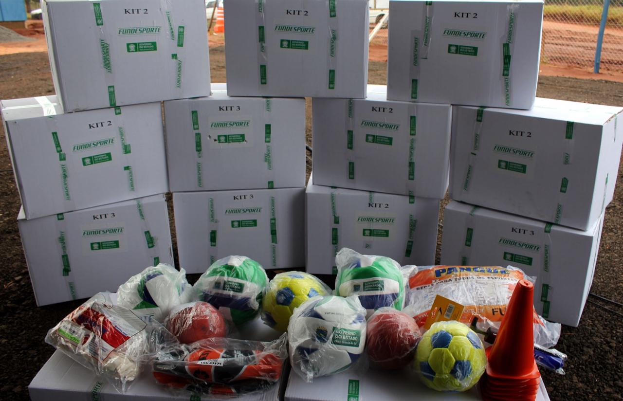 Governo do Estado finaliza entrega de kits esportivos às escolas