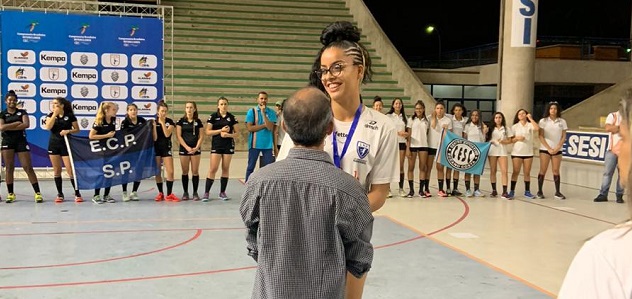 Campo-grandense é eleita melhor armadora esquerda do Brasileiro de Handebol Sub-16