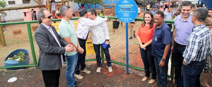 Prefeitura de Campo Grande inaugura praça com academia
