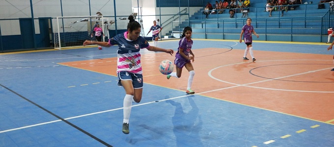Sejuvel abre inscrições para escolinha de futsal feminino