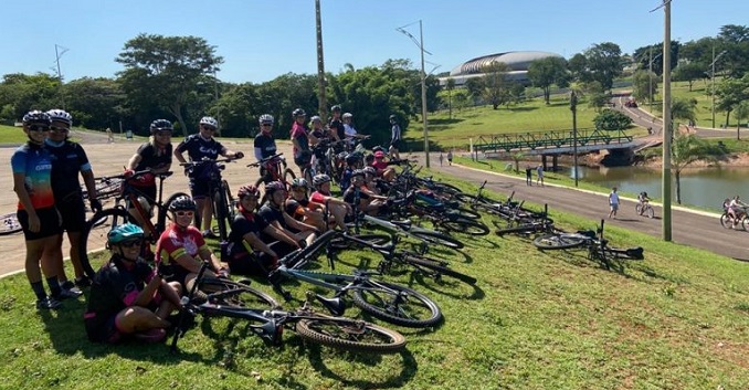 Ciclistas reúnem-se no Dia da Mulher para realizarem passeio ciclístico