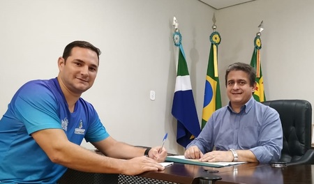 Prefeito de Sidrolândia dá posse ao novo Secretário de Esportes