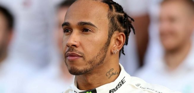 Piloto Lewis Hamilton participou de maior 'live' da história