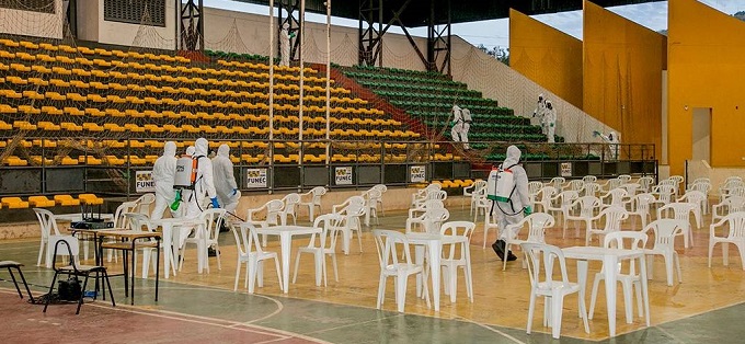 Ginásio Poliesportivo de Corumbá é usado para ajudar beneficiários do auxílio emergencial
