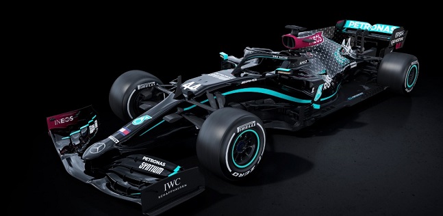 Mercedes lança carro preto na F1 como protesto contra o racismo