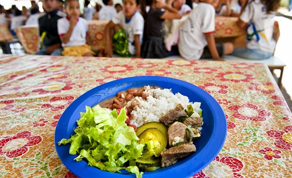 Ciclo de Capacitação debate sobre nutrição esportiva na escola