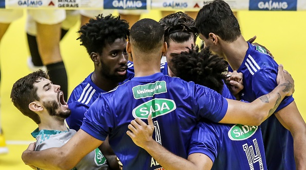 EMS Taubaté e Cruzeiro disputam título da Supercopa em Campo Grande