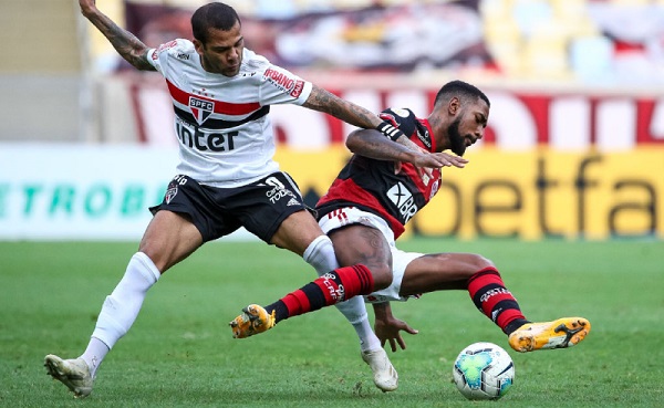 Flamengo e São Paulo se enfrentam nesta quarta pela Copa do Brasil