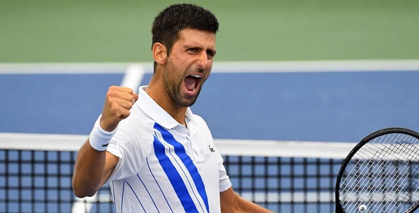 Djokovic derrota Alexander Zverev e vai à semifinal do ATP Finals