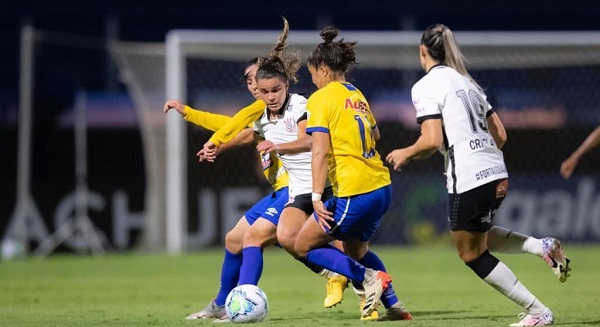 Avaí e Corinthians ficam no 0 a 0 na primeira decisão do Brasileiro