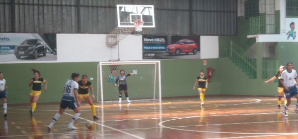 Copa Pelezinho define finalistas e semifinalistas do sub-15 e adulto