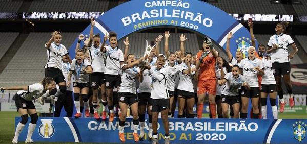 Corinthians faz 4 a 2 no Avaí e conquista o Campeonato Brasileiro 