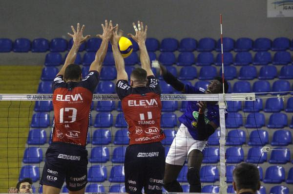 Superliga: Sada Cruzeiro vence fora de casa