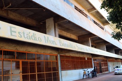 Três Lagoas começa a fazer reparos no Estádio Madrugadão