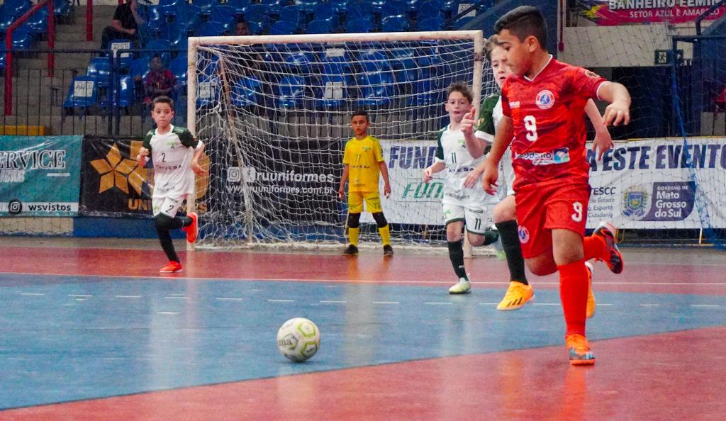 Bayern bate Pelezinho e vai à semifinal da Taça Brasil Sub-8 de futsal