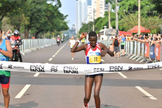 Corrida do Pantanal tem vitória de queniana na elite dos 15 km