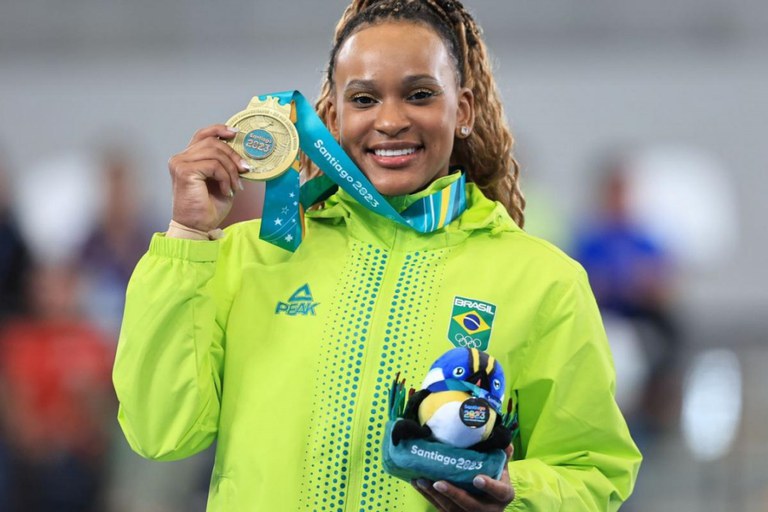 Rebeca Andrade conquista mais um ouro no Pan, agora na trave