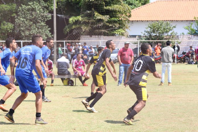 Vó Maria e Farmácia Confiança abrem disputa das semifinais da Liga Terrão