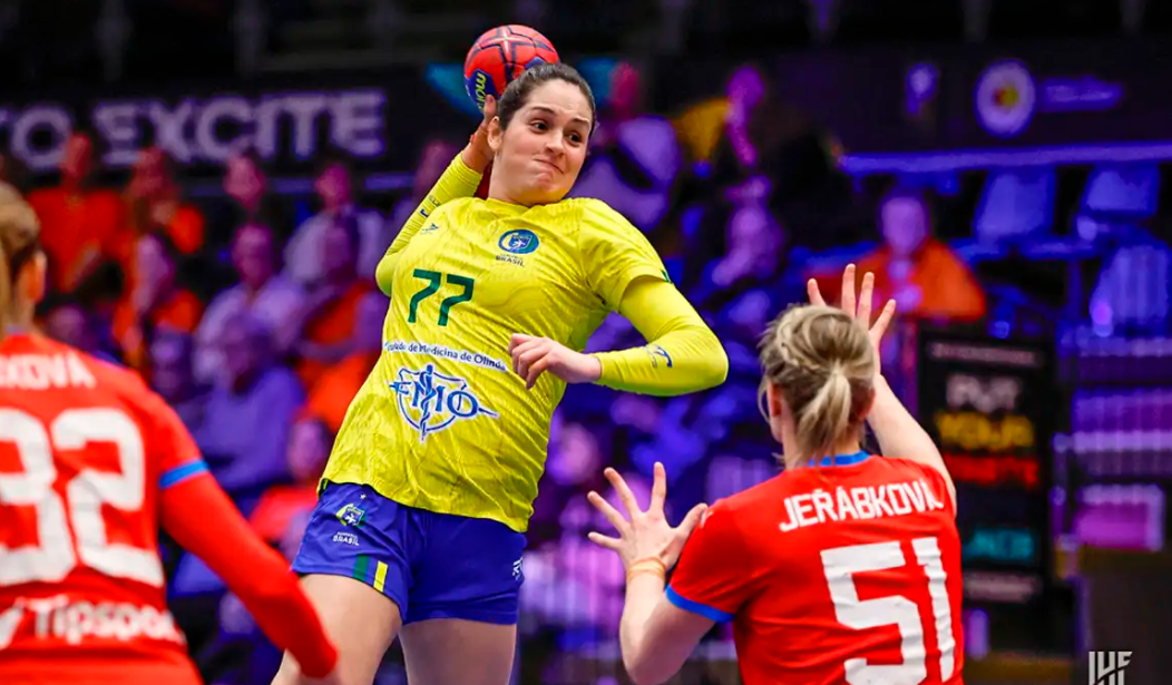 Brasil vence República Tcheca no Mundial de handebol feminino
