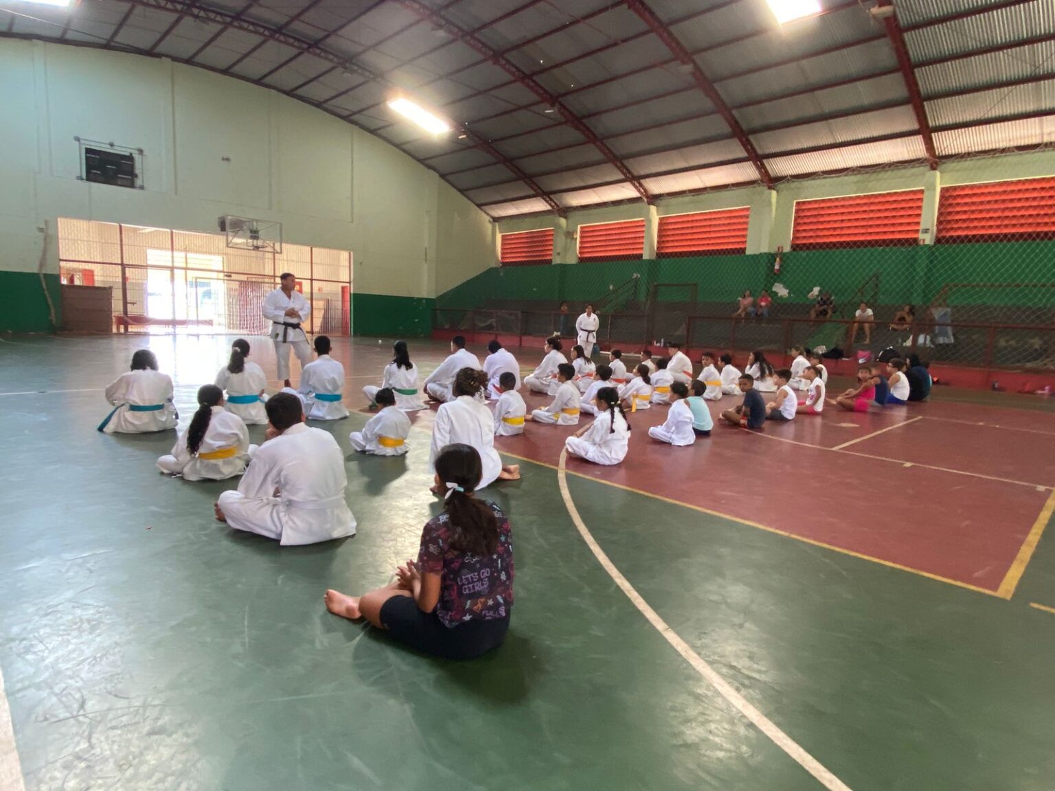 Atletas do Karatê participam de treino em preparação para competições