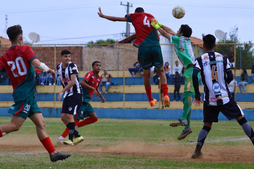 Portuguesa goleia Corumbaense e encosta nos líderes no Estadual Sub-20