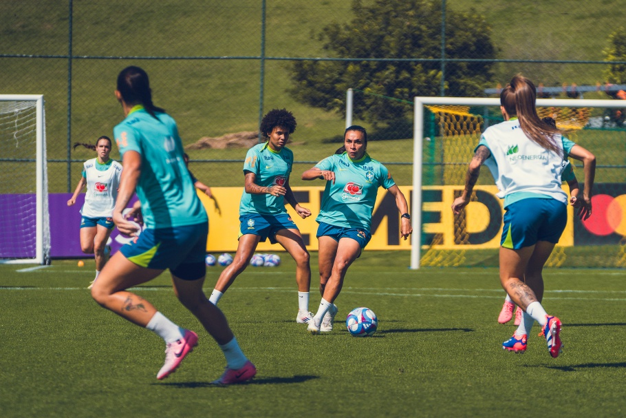 Seleção treina com intensidade em Teresópolis