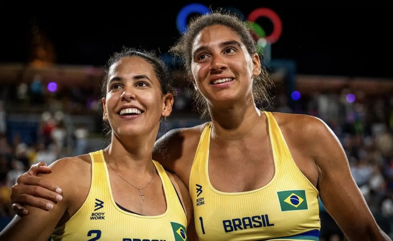 Duda e Ana Patrícia garantem medalha para o Brasil no vôlei de praia