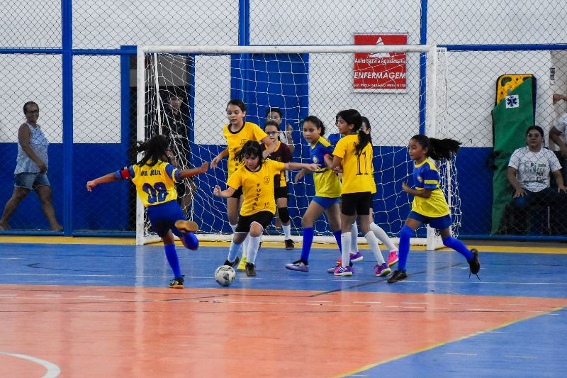 Ginásio de Aquidauana ficou movimentado com as finais do voleibol e futsal