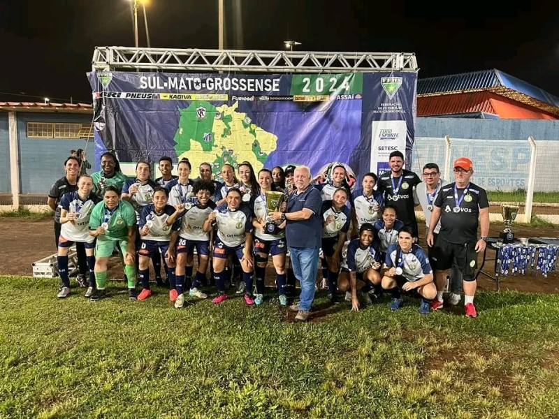 Executivo recebe jogadoras do Costa Rica, vice-campeãs do Estadual Feminino