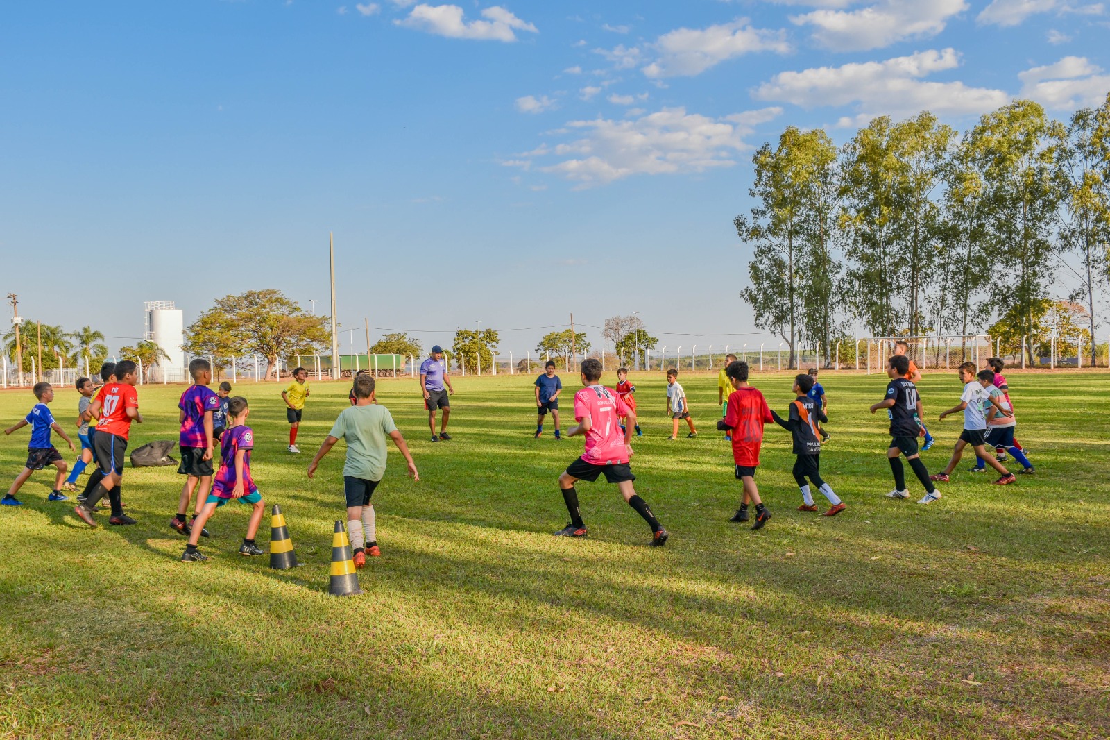 Treinos da escolinha de futebol de Selvíria são retomados