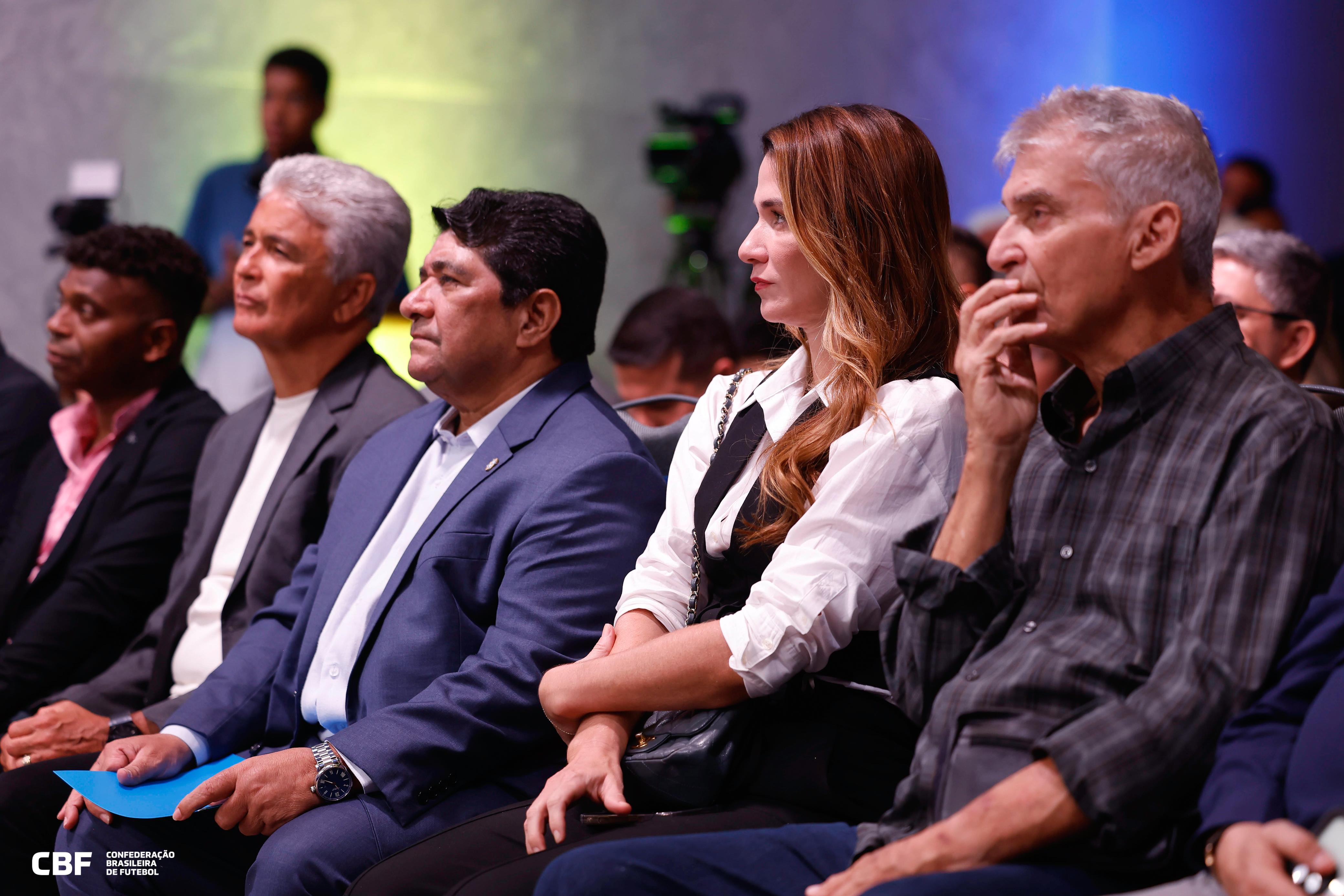 Dorival Jr convoca Seleção para jogos contra Colômbia e Argentina