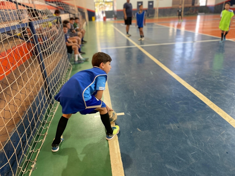 Escolinha de Futsal está com treinos gratuitos para crianças e adolescentes