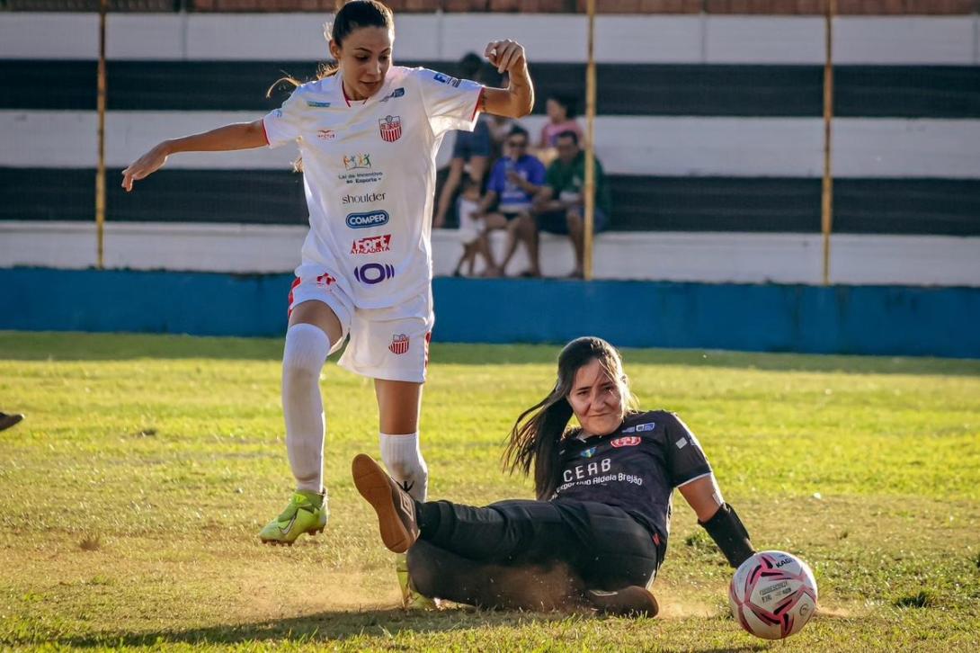 Cefac/Esquerdinha e FC Pantanal vencem no Estadual Feminino