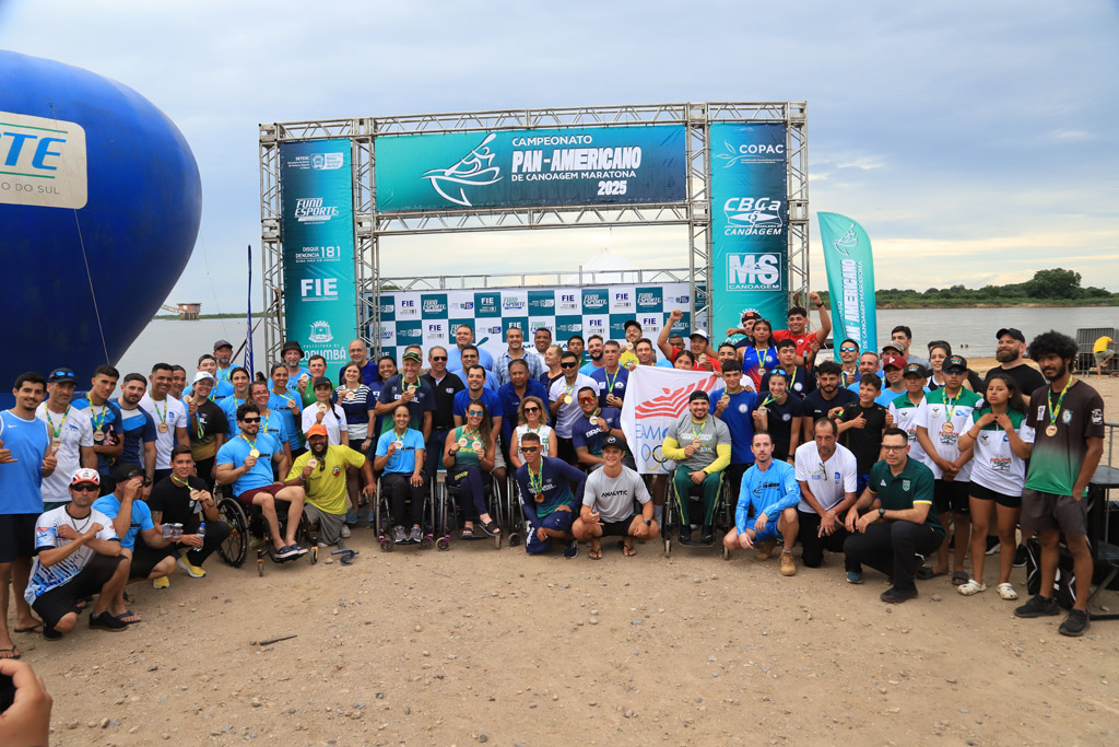 Premiação no Porto Geral consagra campeões do Pan-Americano de Canoagem
