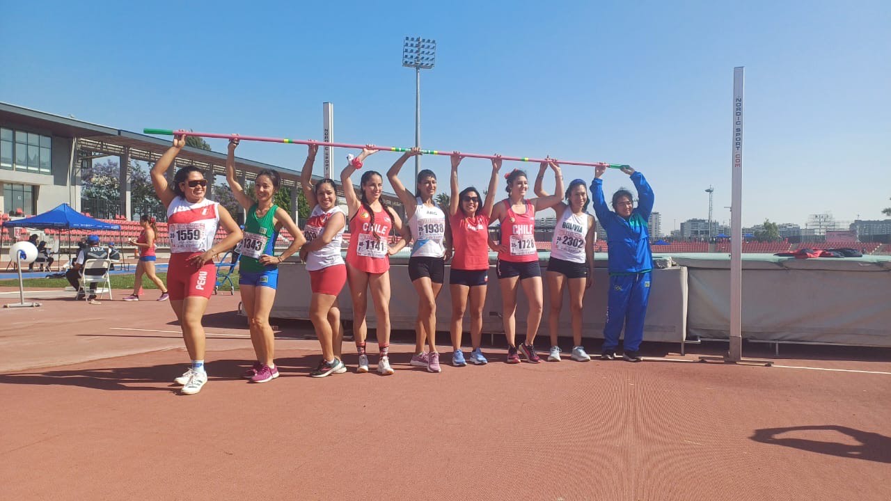 Atleta master conquista medalhas no Sul-Americano com apoio da Prefeitura