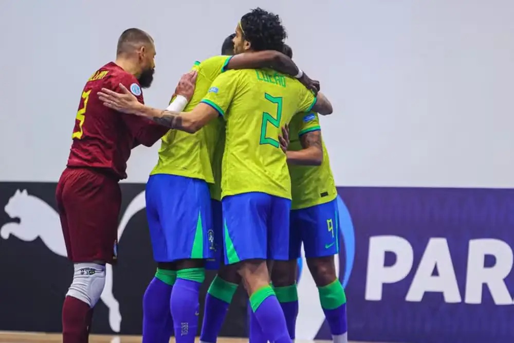 Brasil vence Bolívia por 6 a 0 pela Copa América de Futsal