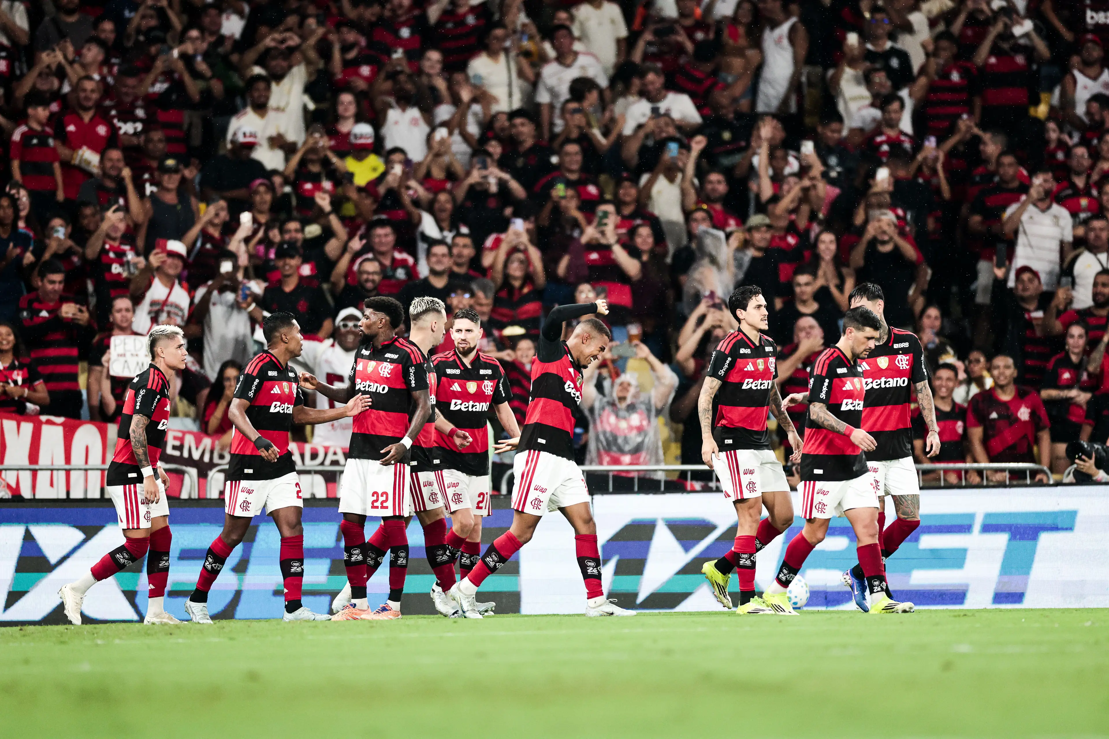 Flamengo vence Remo por 3 a 0 e chega ao G-4 do Brasileirão