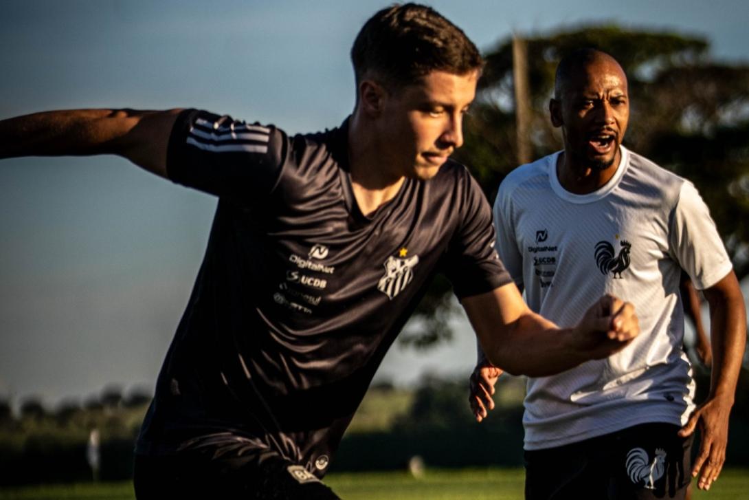 Operário enfrenta Primavera para seguir...