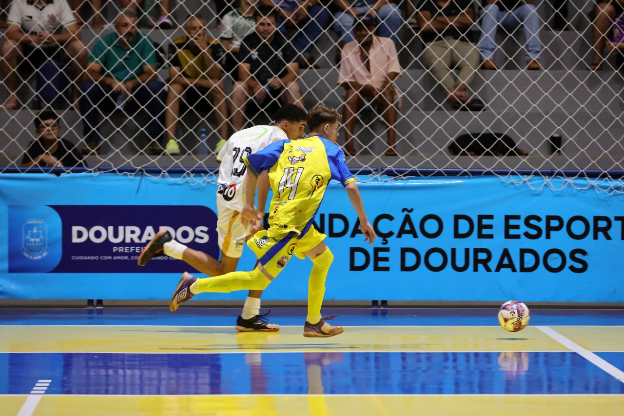 Jogos de Outono iniciam disputas do futsal para estudantes de 15 a 17 anos