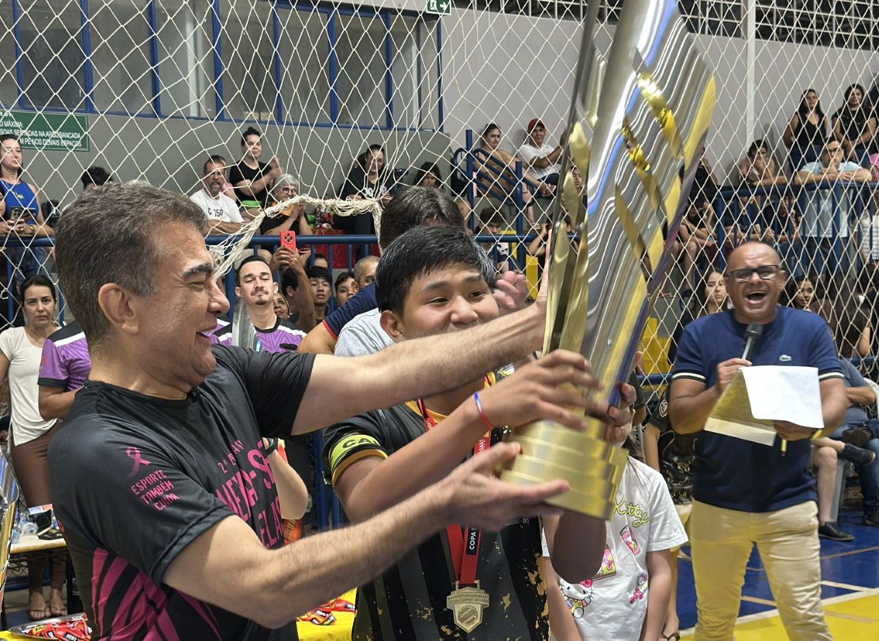 Nas finais Copa da Juventude, prefeito d...